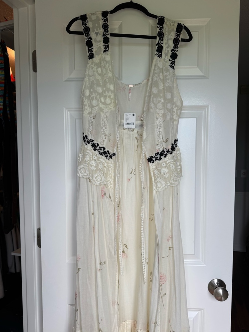 Free People Ivory Lace Tank Top with Black Floral Trim - Picture 4 of 9